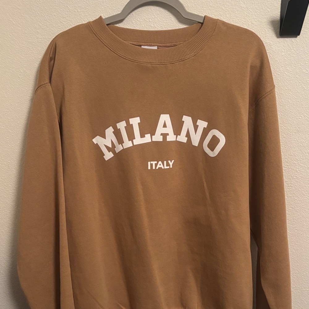 Milano Italy Crew sweatshirt camel/white. Perfect condition, never worn/washed.